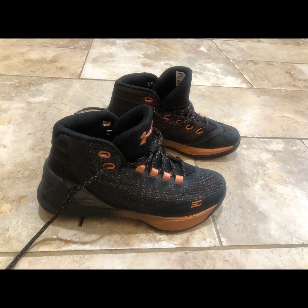 Steph curry under armour youth size 4.5 sneakers